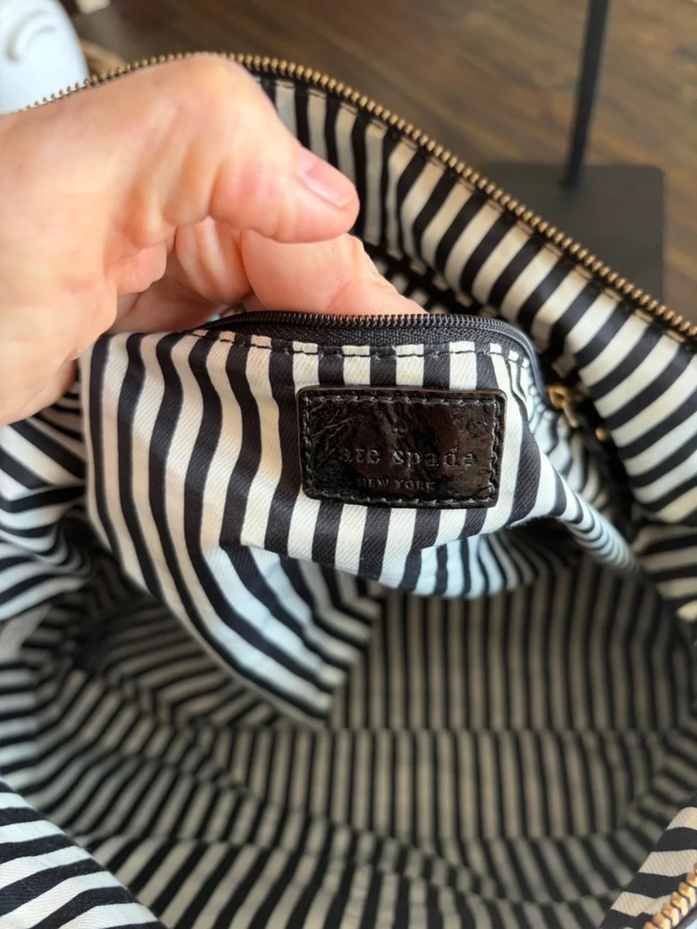 Kate Spade Hampton Theresa Large Tote Leather Shoulder Bag with Turn-Lock - Picture 5 of 16